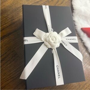 CHNEL  L-XL Black Box with White Camellia and Ribbon and tissue 🖤🤍 brand new